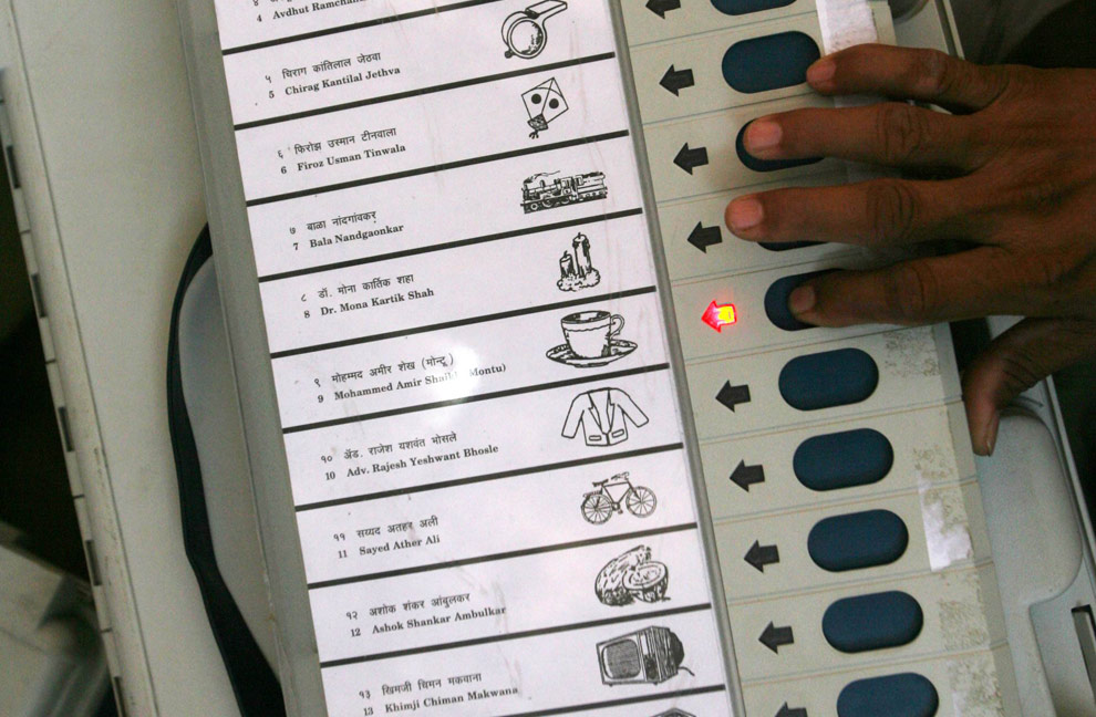 Kolewadi Village Rejects EVMs, Demands Return to Ballot Paper Voting for Transparent Elections