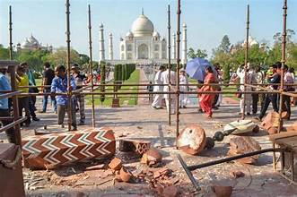 Tragedy at Taj Mahal: Tourist from Maharashtra Collapses and Dies