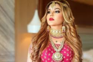 Rakhi Sawant and the Meaning of the Real Marathi Manoos